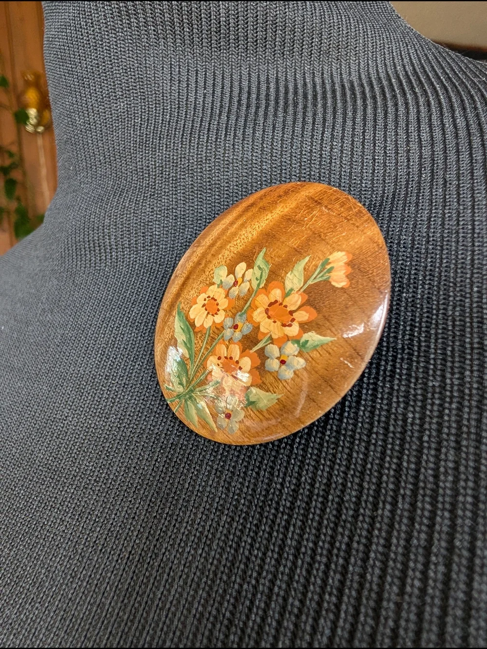 Vintage 1960s Hand Painted Wooden Myrtlewood Brooch Pin Floral 2